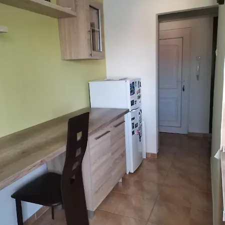 Ap. Near Thermal Bath * Pápa